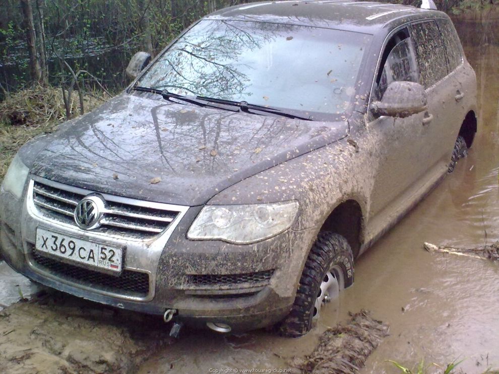 Туарег 2008 года в лесу